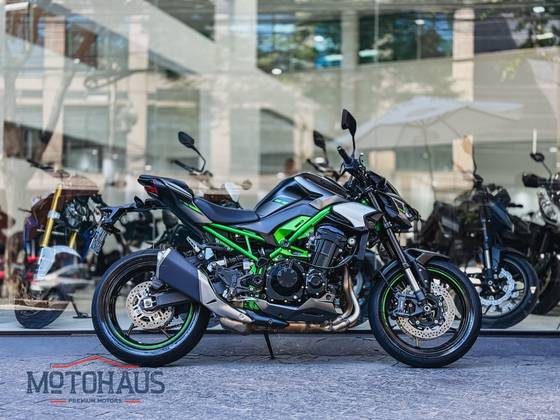 KAWASAKI Z900 